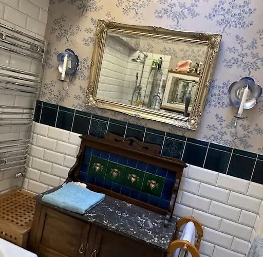 Very 2 Bedroom Flat In World Heritage Site