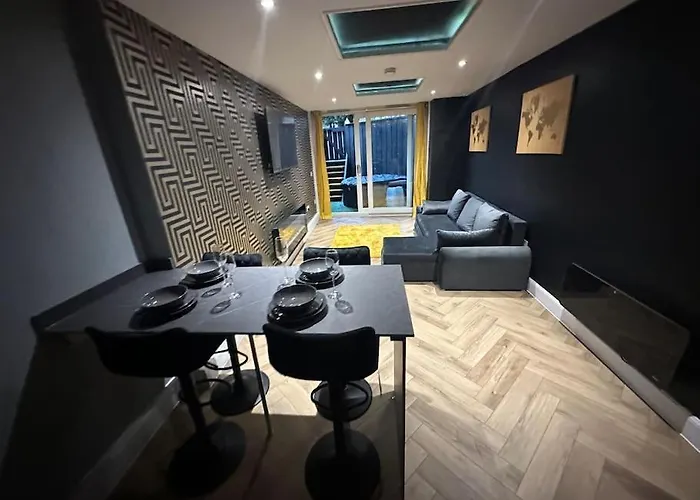 Murrayfield Stadium Basement ,murieston -3 Bed 3 Bath אדינבורו