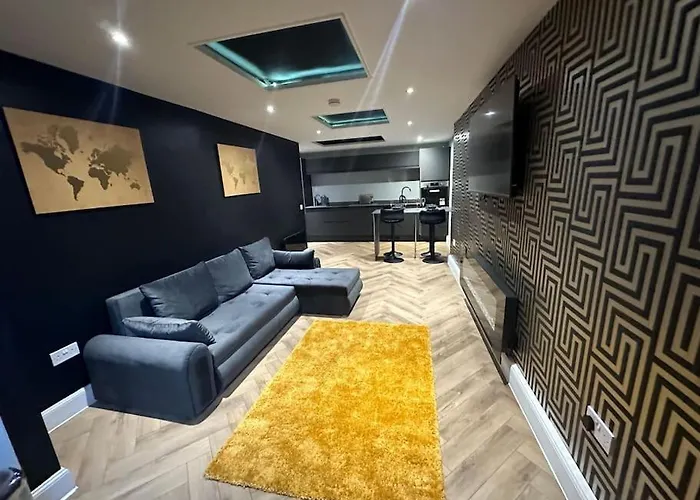 Murrayfield Stadium Basement ,murieston -3 Bed 3 Bath *