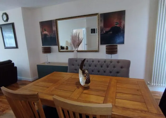 3 Bed House In - Private Parking Willa Edynburg