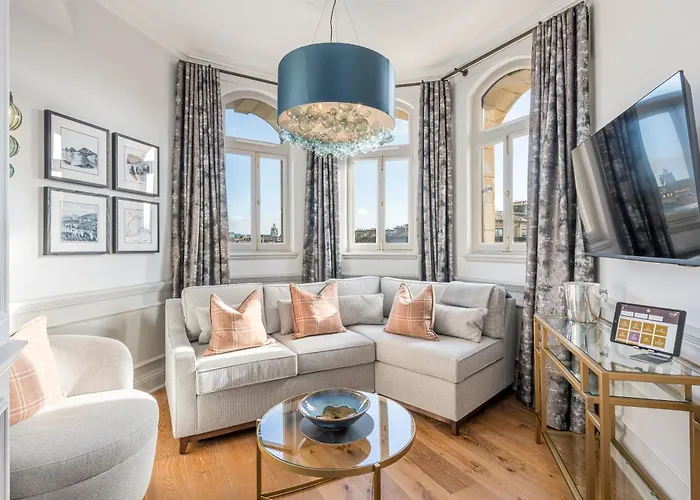 Righ Residences - George Street Aparthotel