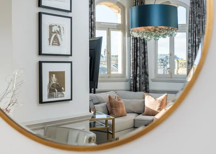 Righ Residences - George Street Aparthotel Edinburgh