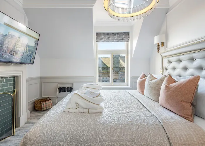 Righ Residences - George Street Aparthotel 4*