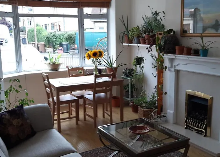 Homestay Dryden Gardens Edinburgh