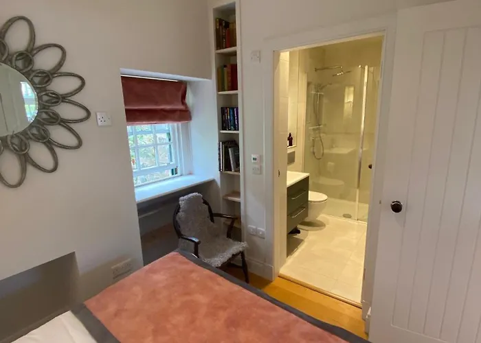 7a The Mews - In The