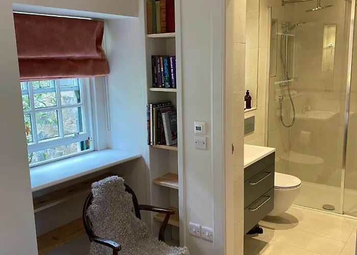 7a The Mews - In The