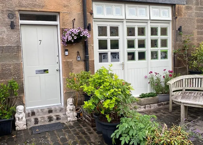 7a The Mews - In The