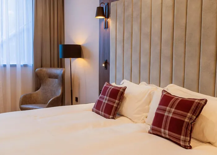 Tynecastle Park 4* Edinburgh