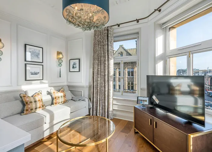 Righ Residences - George Street Aparthotel