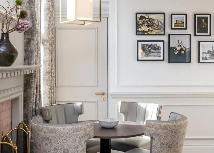 Righ Residences - George Street Aparthotel Edinburgh