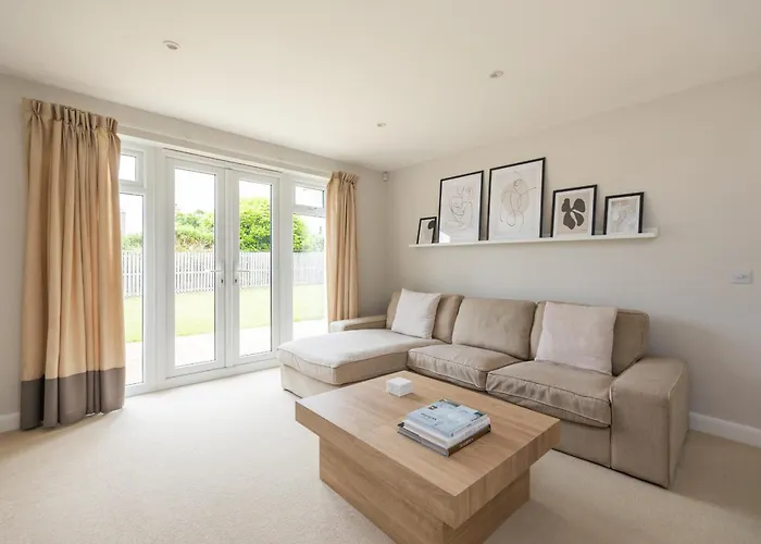 Luxury Detached