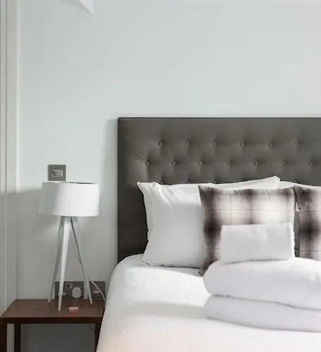 Cool Urban With Stunning Castle Views