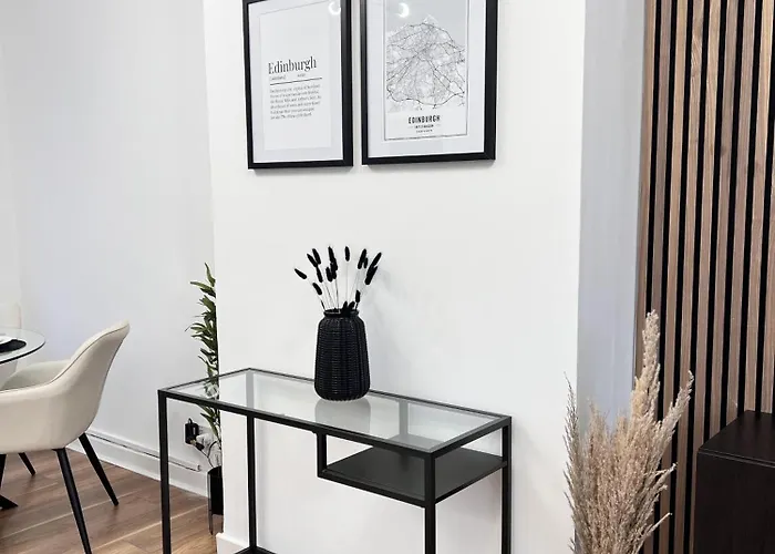 Modern 2 Bedroom In Free Parking 爱丁堡