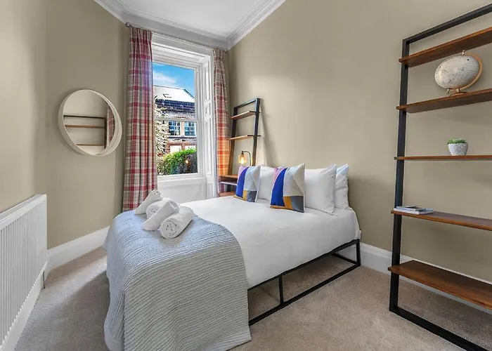 Elegant 2bed-central -by Homes Apartment Edinburgh
