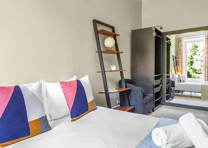 Elegant 2bed-central -by Homes Apartment Edinburgh