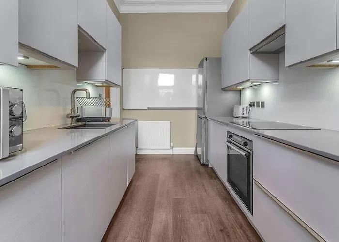Apartment Elegant 2bed-central -by Homes Edinburgh