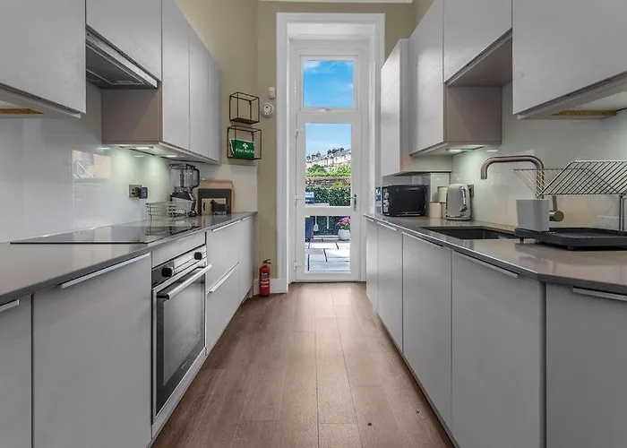 Apartment Elegant 2bed-central -by Homes Edinburgh
