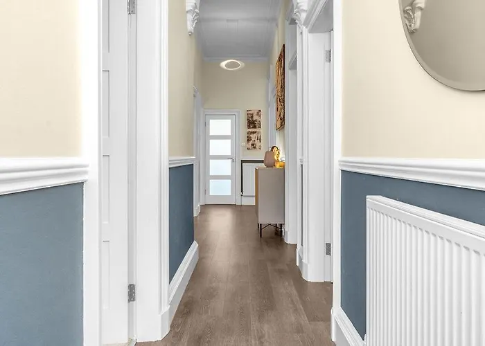 Apartment Elegant 2bed-central -by Homes