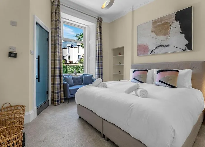 Elegant 2bed-central -by Homes Apartment Edinburgh