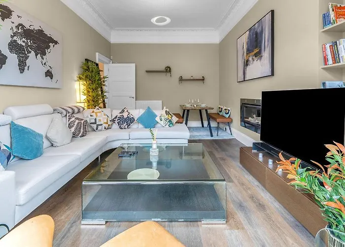 Apartment Elegant 2bed-central -by Homes Edinburgh