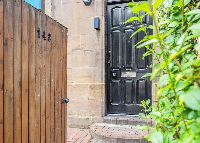 Elegant 2bed-central -by Homes Edinburgh