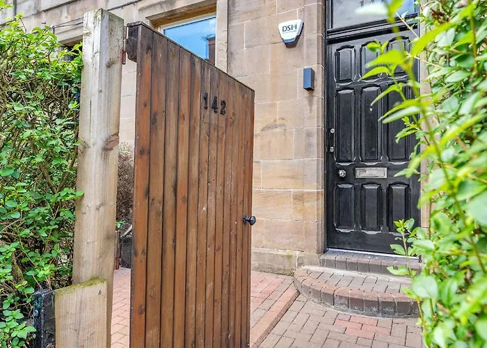 Elegant 2bed-central -by Homes