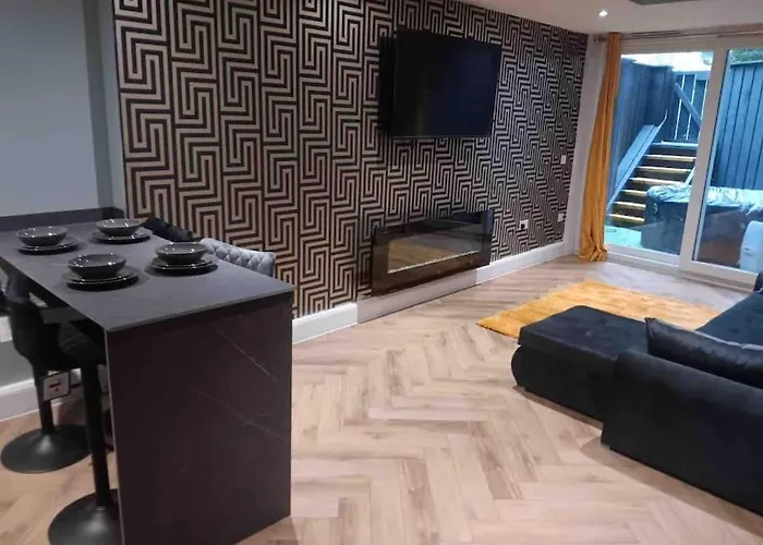 Murrayfield Stadium Basement ,murieston -3 Bed 3 Bath