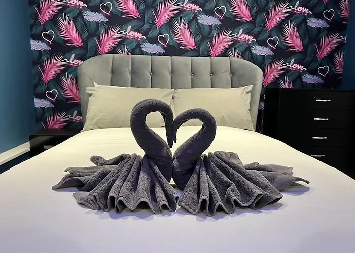 Murrayfield Stadium Basement ,murieston -3 Bed 3 Bath אדינבורו