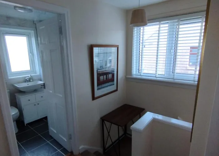 Willa 3 Bed House In - Private Parking
