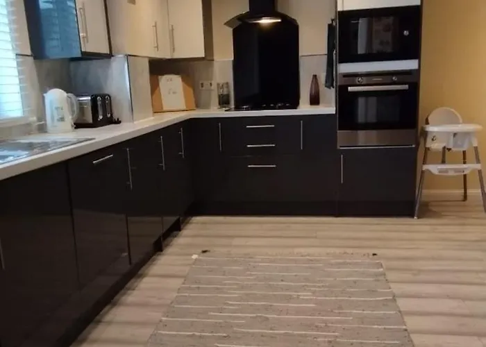 3 Bed House In - Private Parking Willa Edynburg