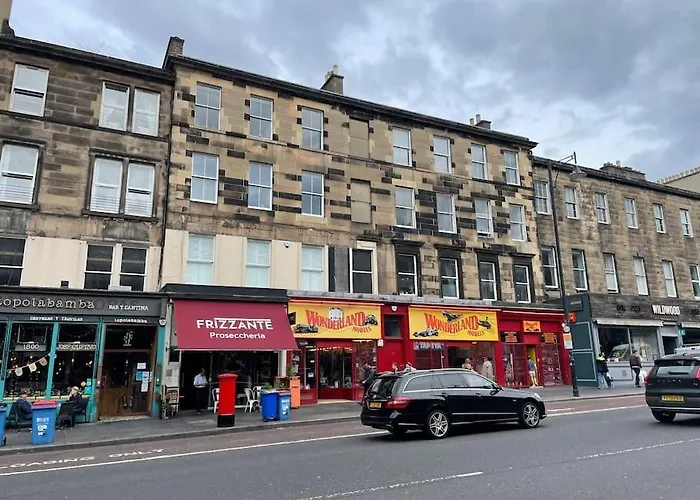 Apartment Spacious Modern Centre Castle Views