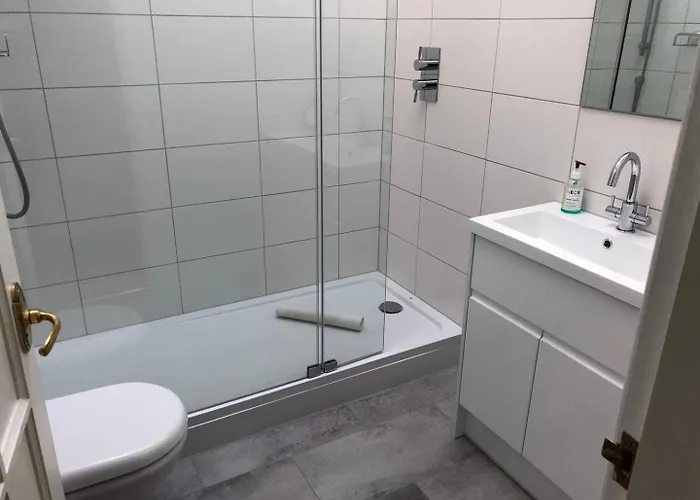 Feriehus Guestready - Classic Charm Near Holyrood Park Edinburgh