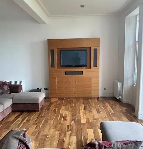 Modern Flat With Views By The Royal Mile Edimburgo