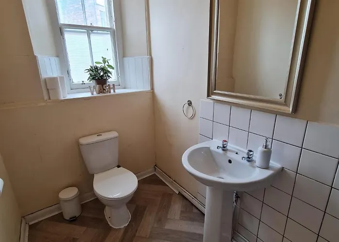 Apex Haymarket Station * אדינבורו