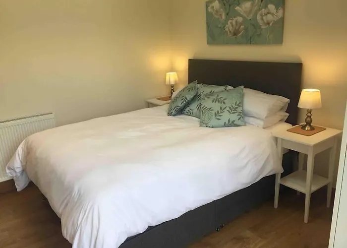 Daire Wardie Garden Edinburgh