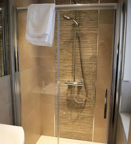 Wardie Garden * إدنبرة