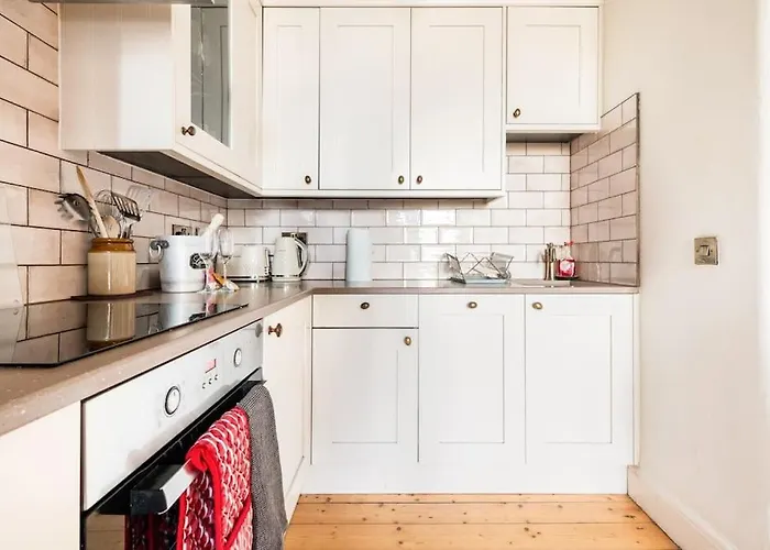 The Holyrood Park Hideaway Is A Lush & Arty 2 Double Bed