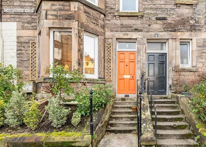 The Holyrood Park Hideaway Is A Lush & Arty 2 Double Bed *