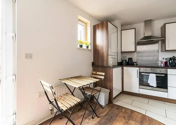 Stunning 1 Bd Flat In Lochend Park With A Patio
