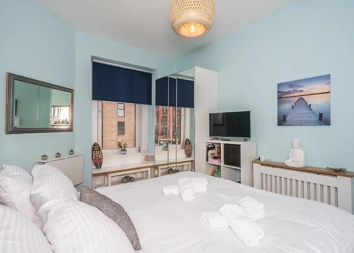 Pass The Keys Trendy Historic Flat Sleeps 4 To 6 Near Leith Shore Apartmán