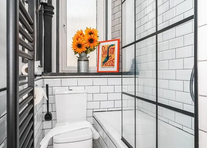 Pass The Keys Trendy Historic Flat Sleeps 4 To 6 Near Leith Shore *