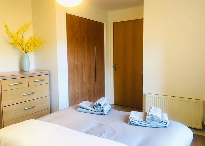 15 Mins To Princes Street Spacious Lakeside With Free Parking * אדינבורו