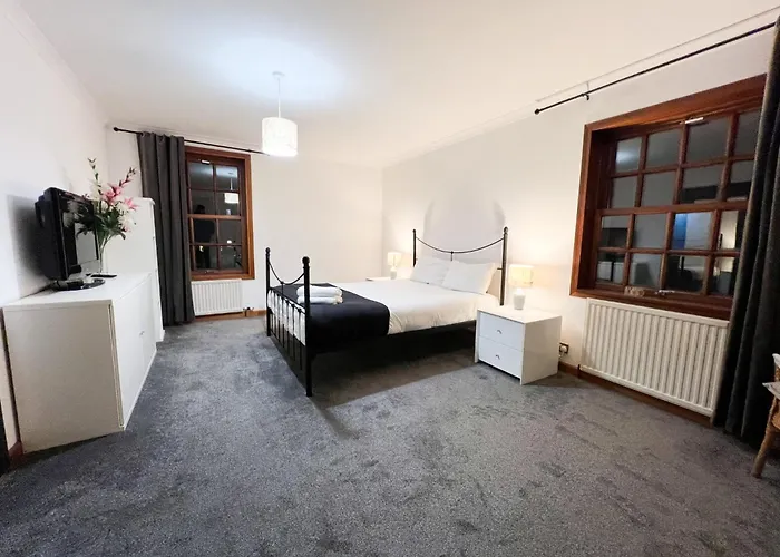 דירה 2br Flat Historic Centre Sleeps 5 *