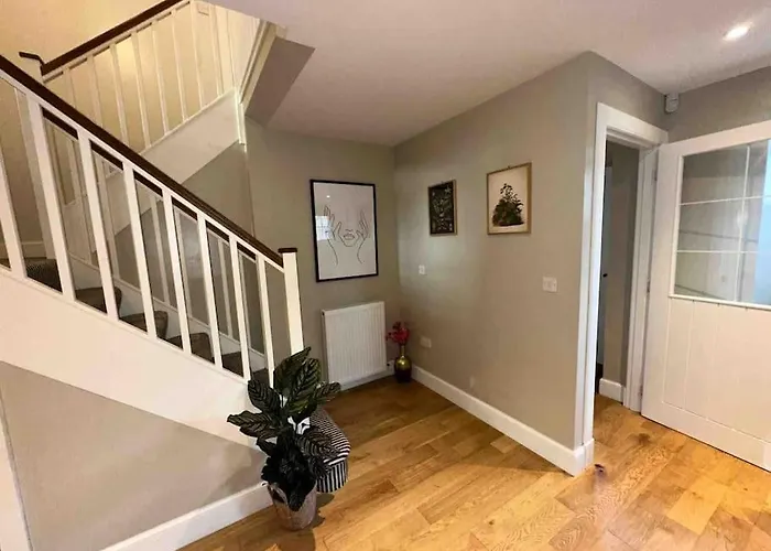 The Gate House - 3 Bed & Parking