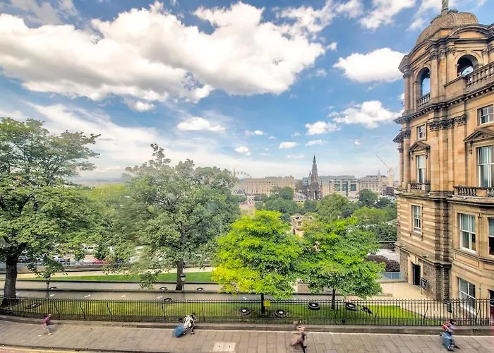 Modern Flat With Views By The Royal Mile Edimburgo