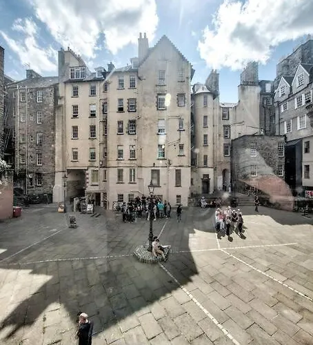 Modern Flat With Views By The Royal Mile Edimburgo