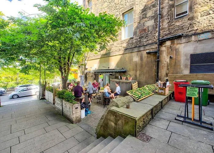 Modern Flat With Views By The Royal Mile