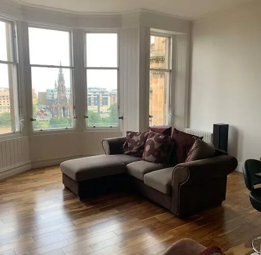 Modern Flat With Views By The Royal Mile *