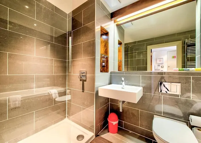 Modern Flat With Views By The Royal Mile Appartamento Edimburgo