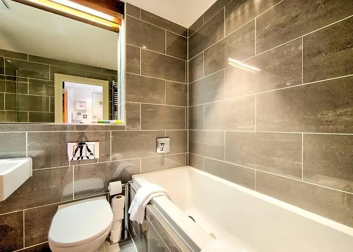 Modern Flat With Views By The Royal Mile Edimburgo